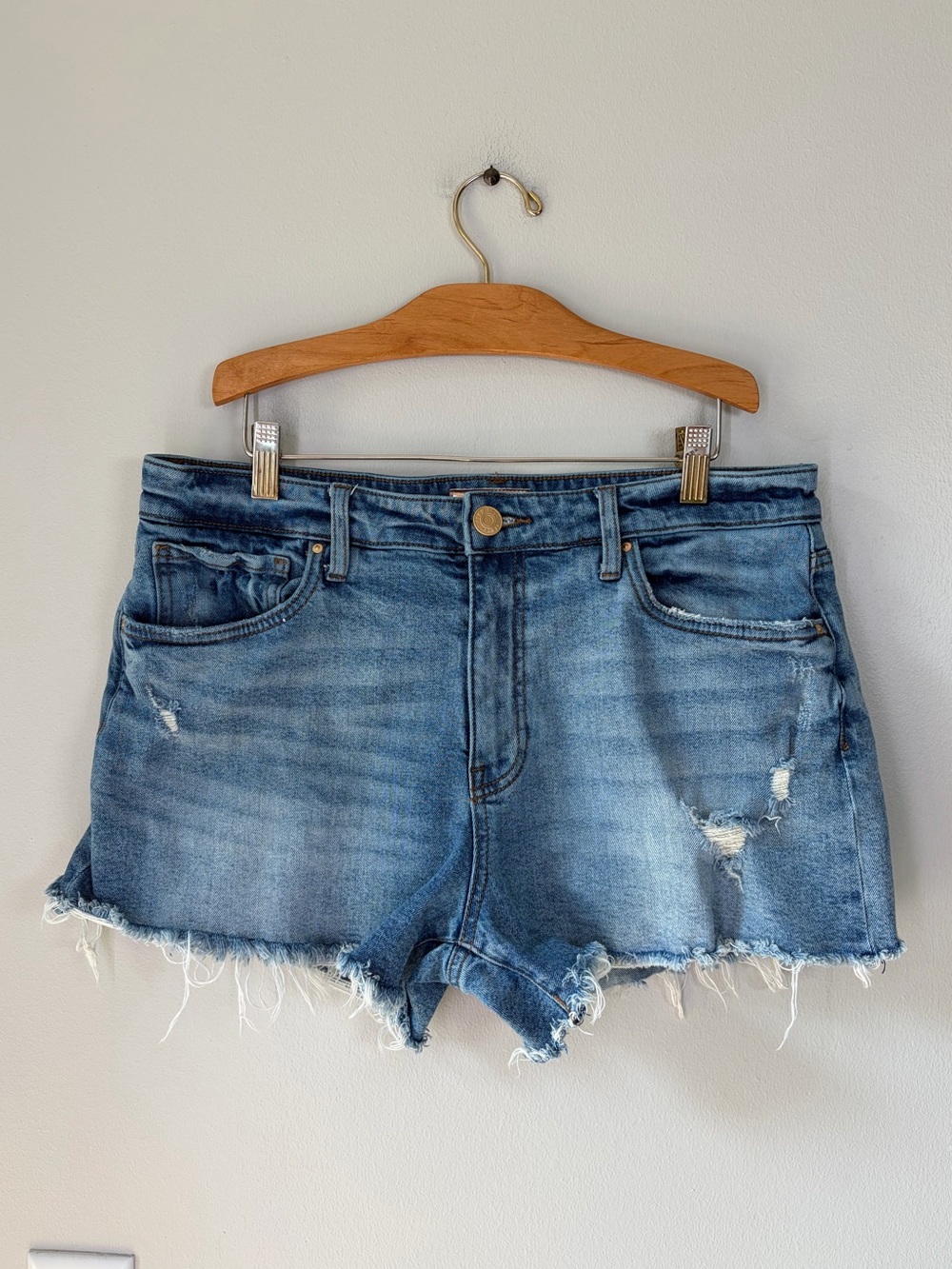 Kut From The Kloth Jane High Rise Lightly Distressed Denim Jean Shorts Festival